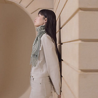 波打つデザイン【HERMES】Casaque Vague カシミアマフラー 波打つデザイン【HERMES】Casaque Vague カシミアマフラー
